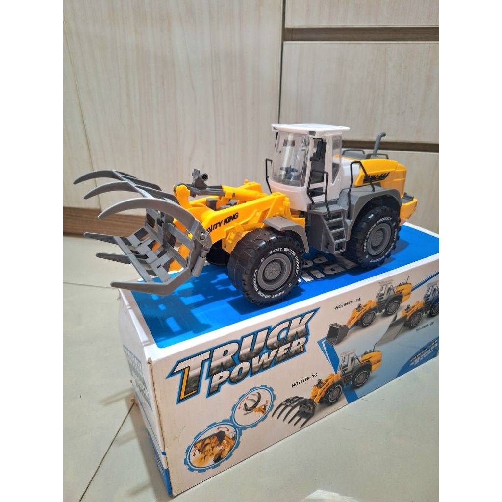 MAINAN ANAK TRUK KONSTRUKSI BESAR BULDOZER (SEMI PRELOVED)