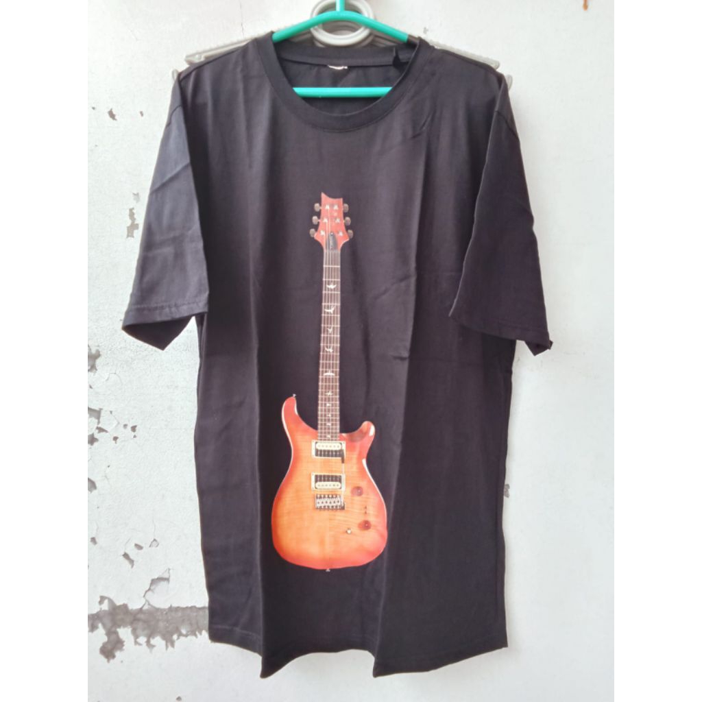 Kaos Gitar Hitam