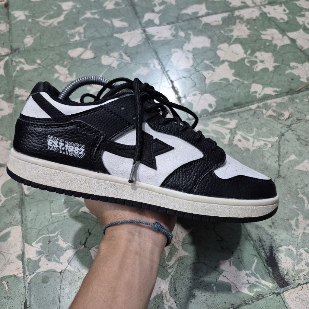 Sepatu Xtep Sneakers Pria(41)