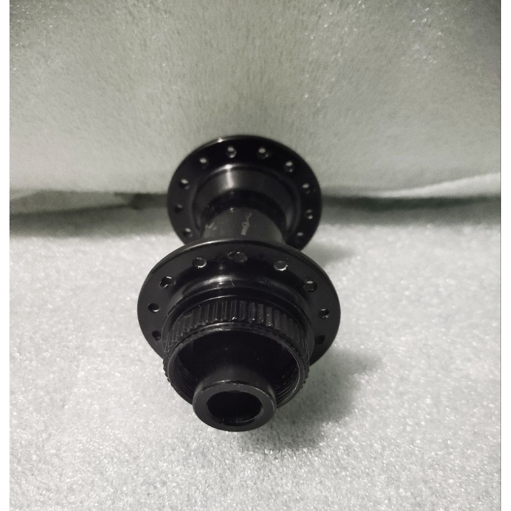 Hub depan 12x100 28hole center lock 2 Bearing SECOND