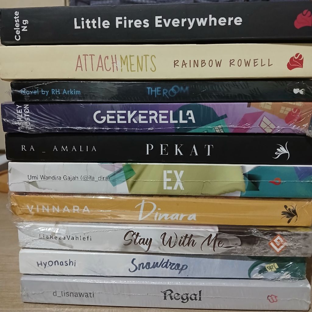 PRELOVED NOVEL EX, dinara, little fires everywhere, geekerella, snowdrop, regal