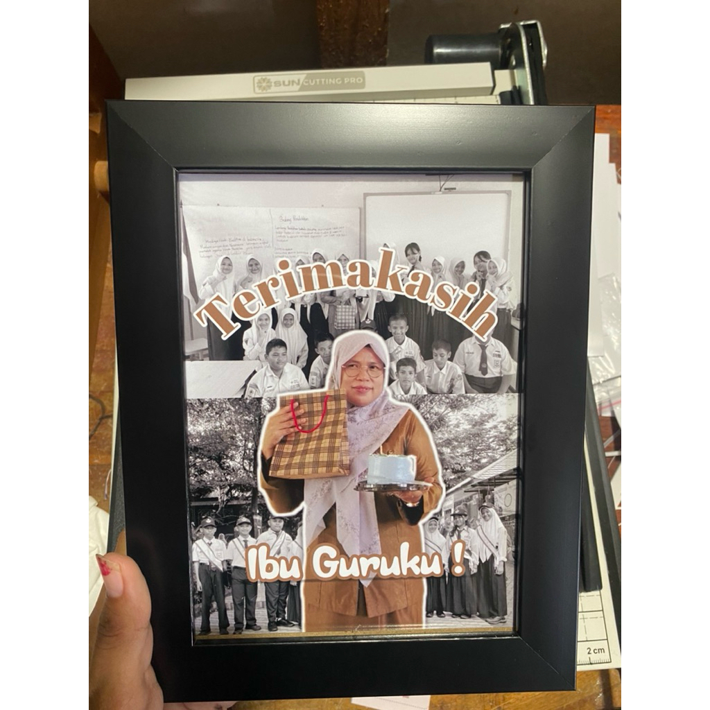 Bingkai Foto Teks Aesthetic - Warna Hitam dan Putih