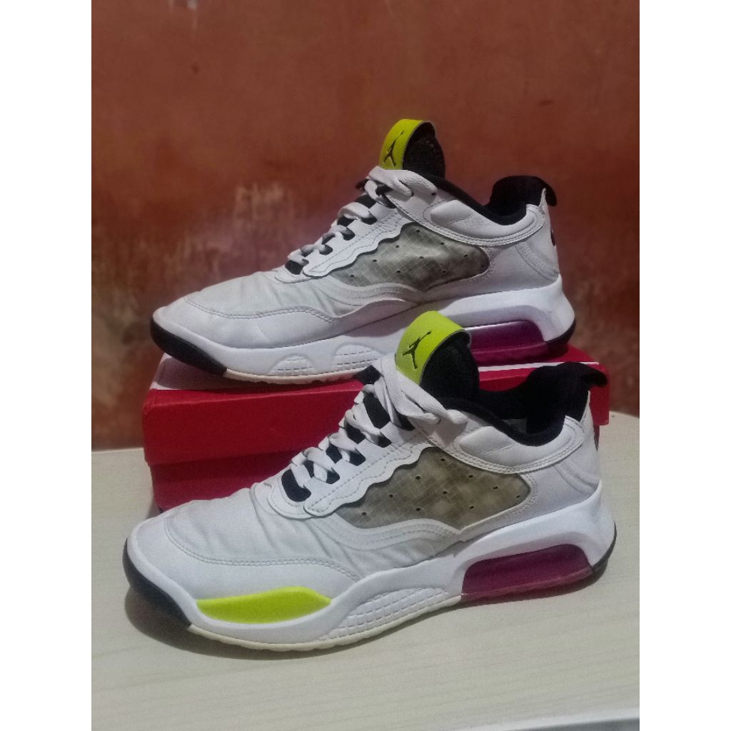 sepatu basket second size 43