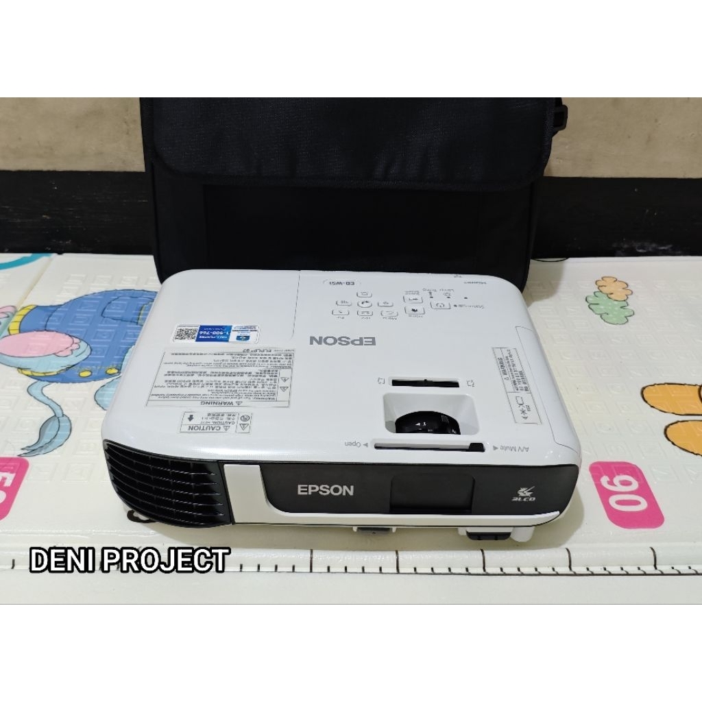 Proyektor Bekas Epson Eb W51 4000 Lumens / Projector Epson Eb-W51