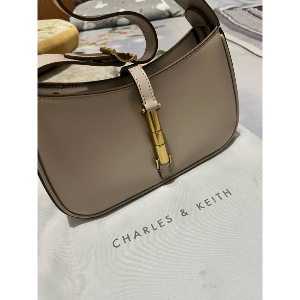prelove tas original Charles and keith