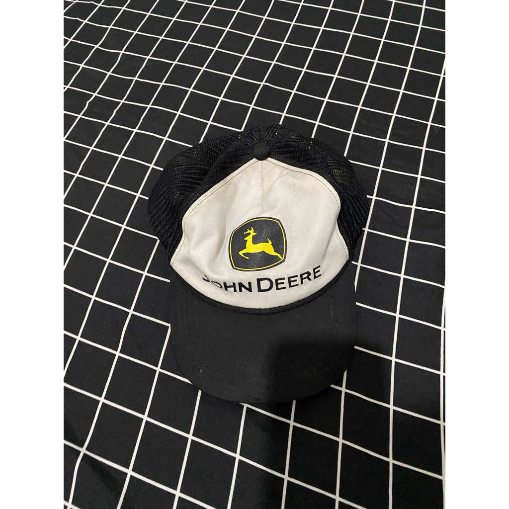 Topi Trucker John Deere Hitam Putih Snapback Casual