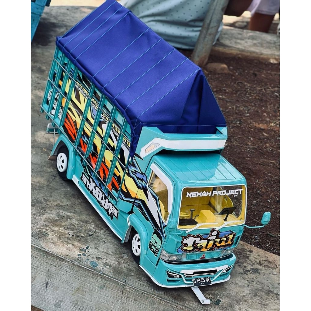 terlaris mainan anak-anak miniatur truk oleng terbuat dari bahan kayu yang halus dan tebal dengan fa