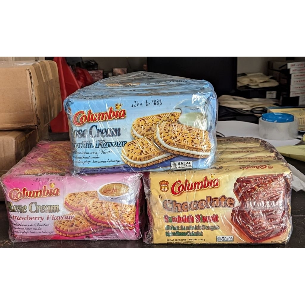 1 bal biskuit Columbia sandwich isi 7