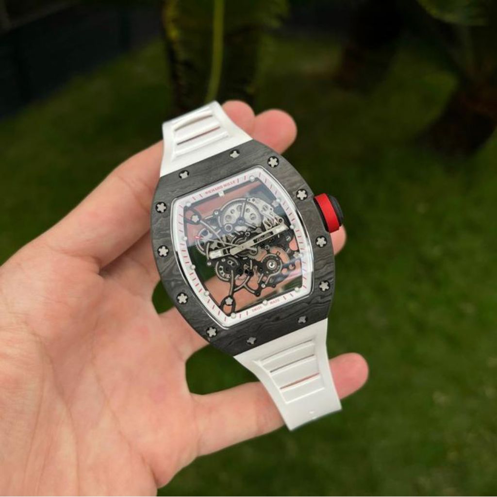 JAM TANGAN RM055 CARBON BLACK SWISS MANUAL WINDING DM 42MM TRANSPARAN DI DESAIN DENGAN MEWAH TALI PU