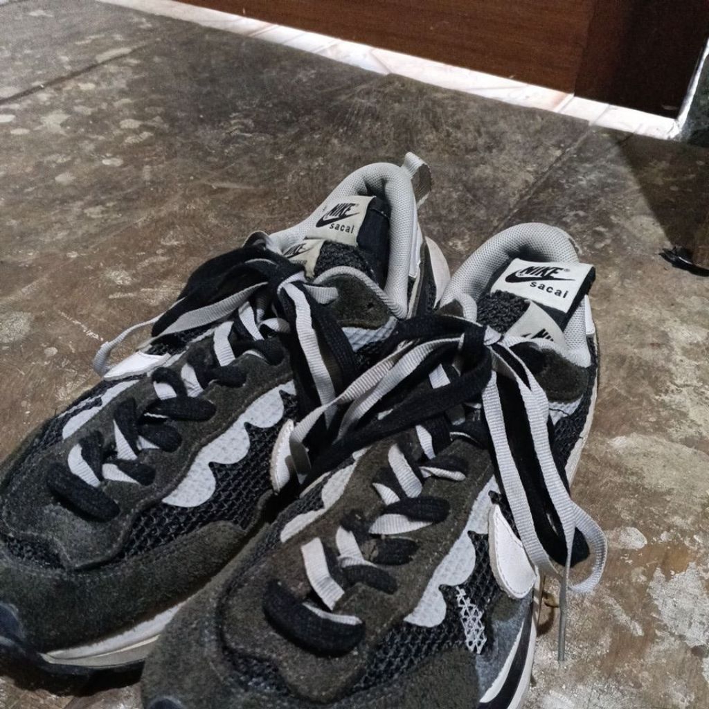 sepatu second Nike sacai