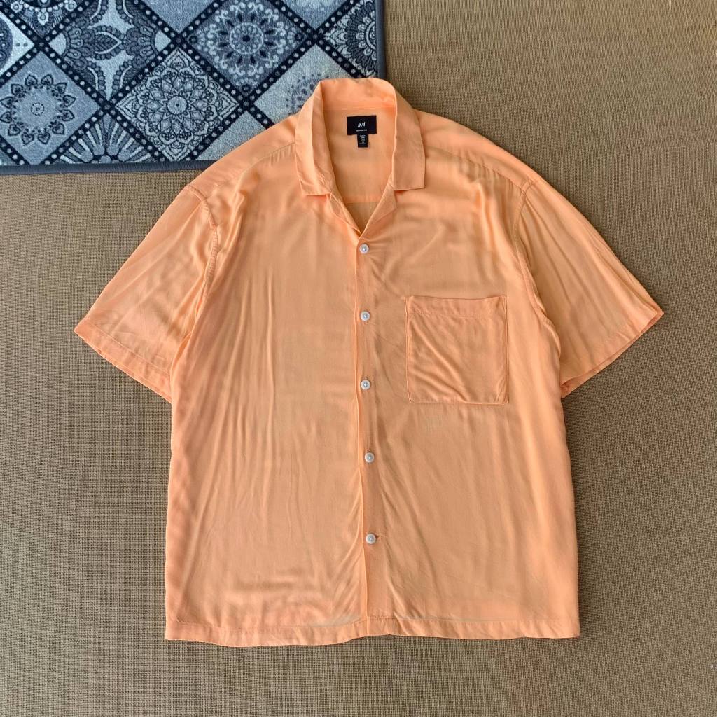 kemeja H&M Open Collar size fit L (seperti baru) 100% original 120326Q