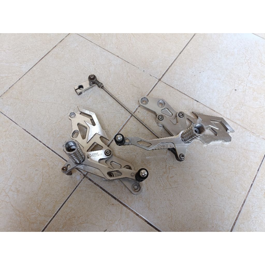 Footstep NUI Racing Vixion