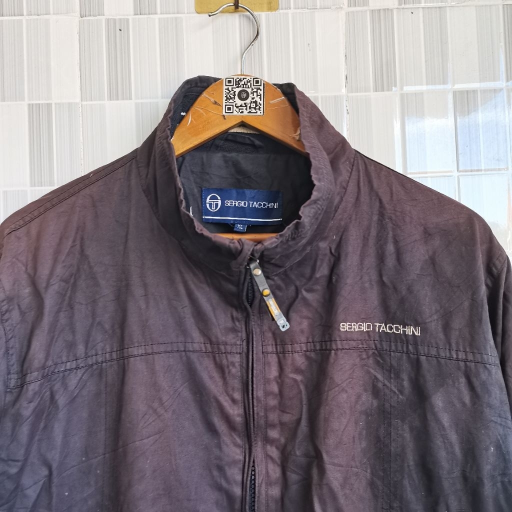 1448. TRACKTOP WINDBREAKER SERGIO TACCHINI WARNA HITAM SIZE L PRELOVED