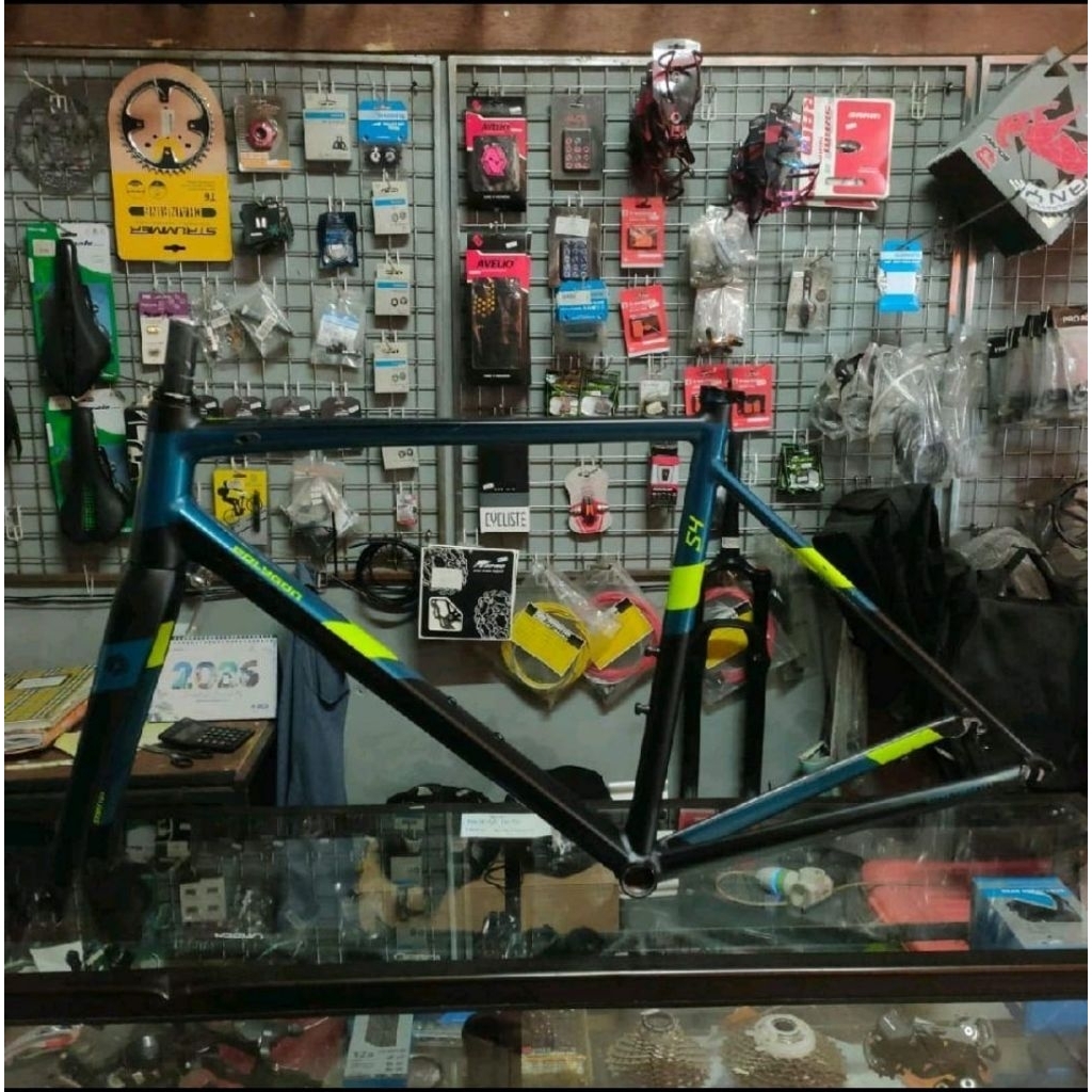 frame sepeda polygon stratos s4