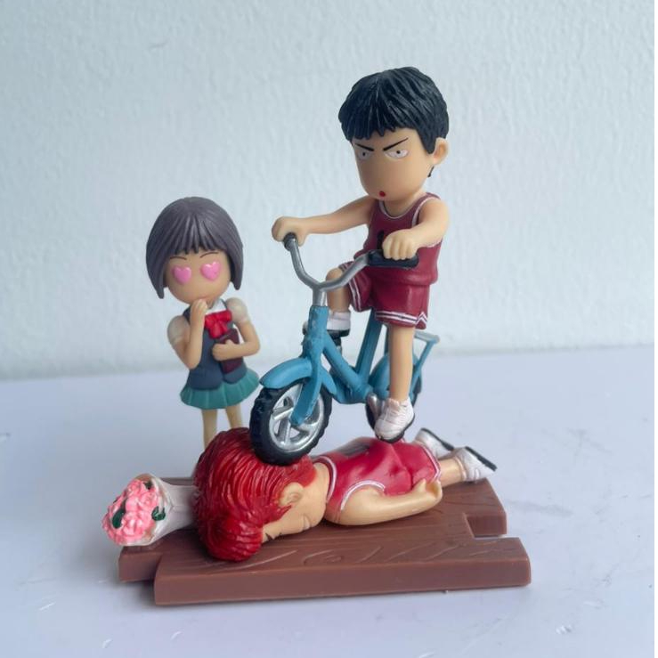 Pajangan Hadiah Slam Dunk SD Rukawa Naik Sepeda & Sakuragi Pingsan