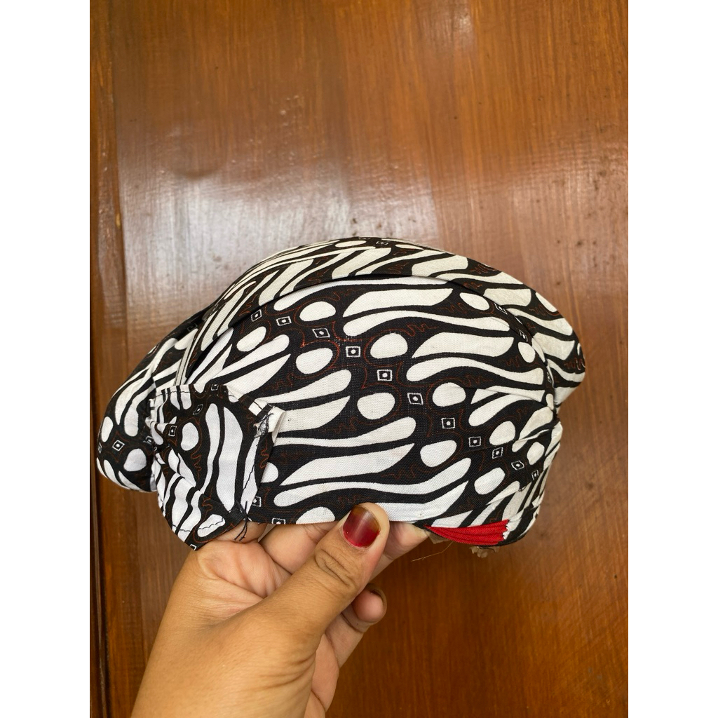 BLANGKON JOGJA JEBEH MOTIF BATIK PUTIH (DEWASA)