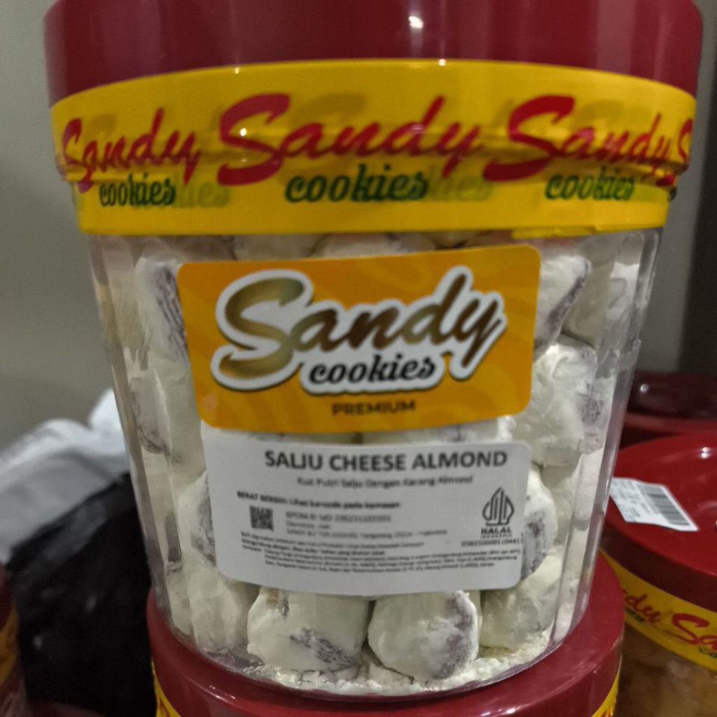 Sandy cookies Salju Cheese Almond Premium