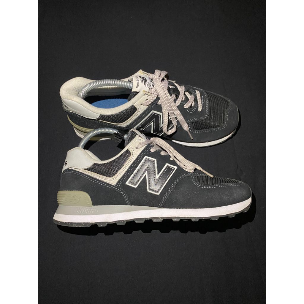 NB 574 BLACK WHITE