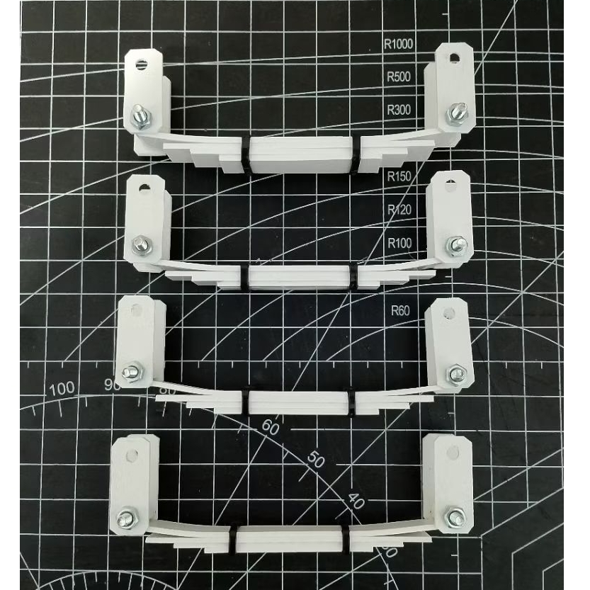 Per Daun Skala Miniatur Truck Plastik