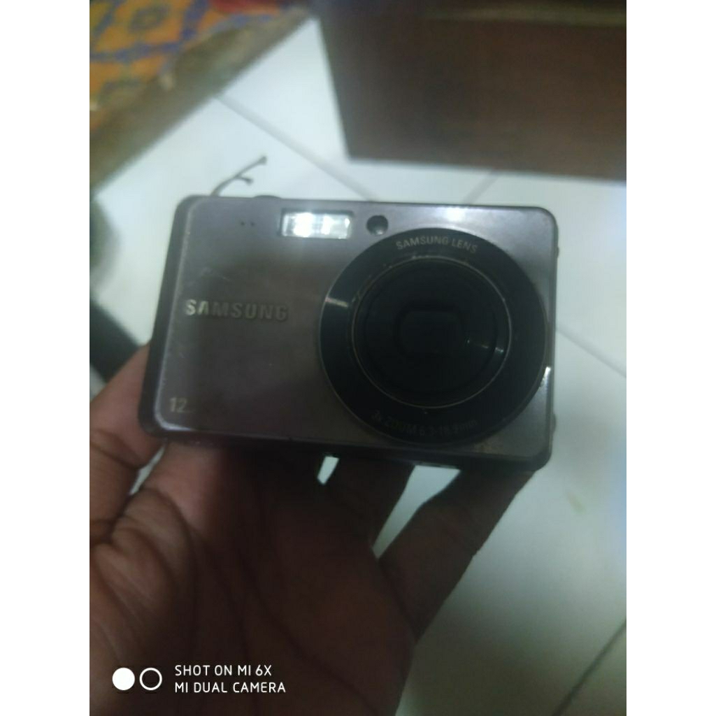 Digicam Samsung bahan