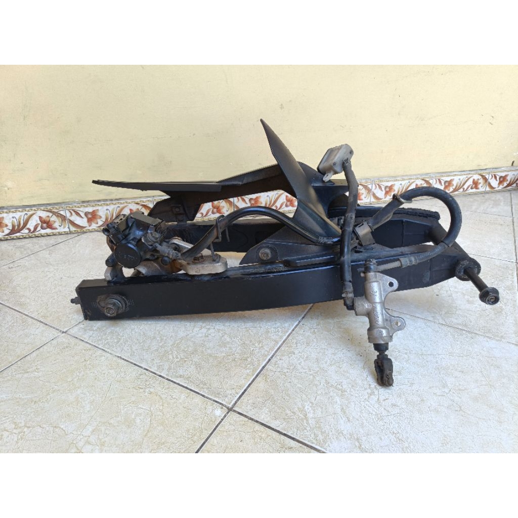 swing arm Vixion new  original
