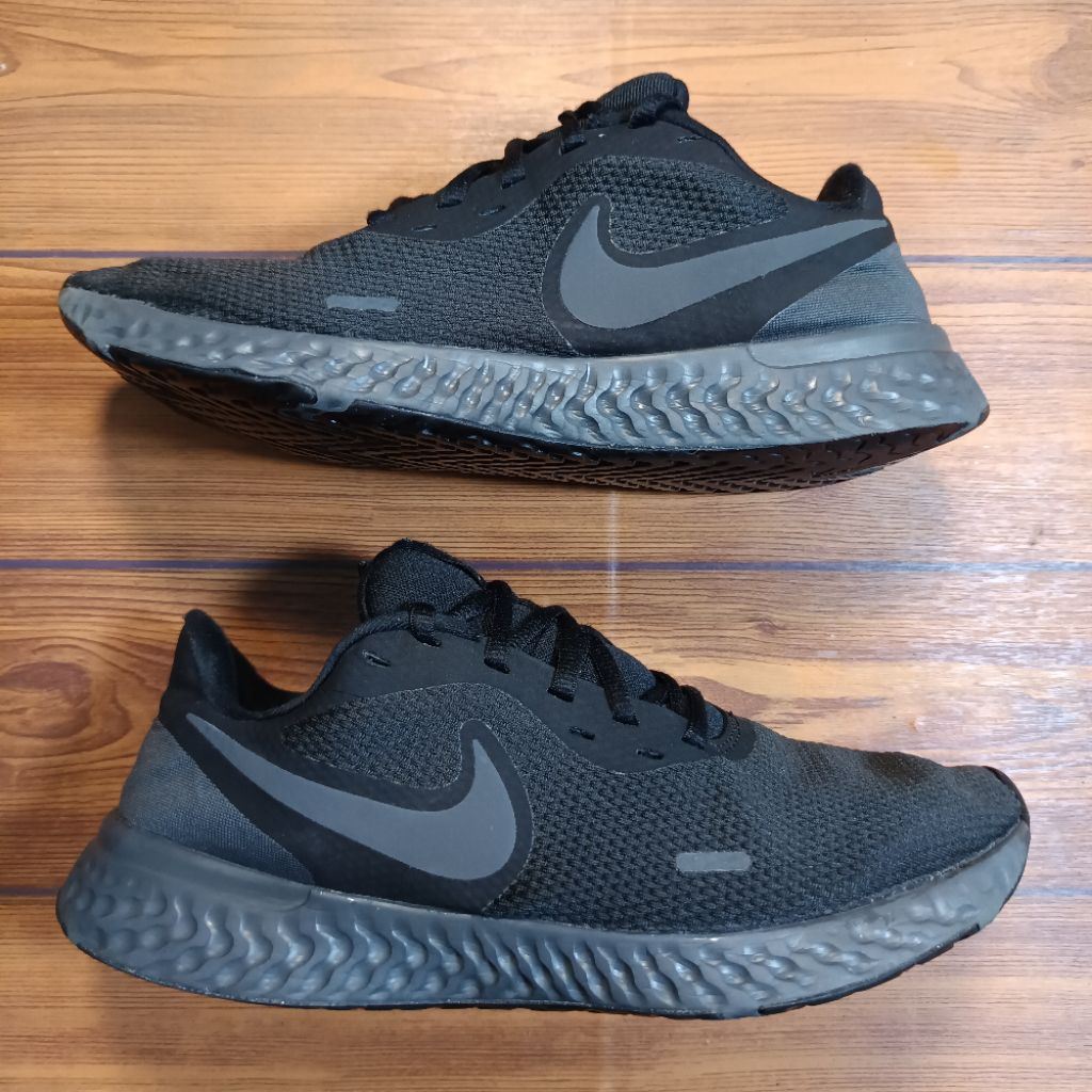 Sepatu Running Nike Second Original Fullblack size 42