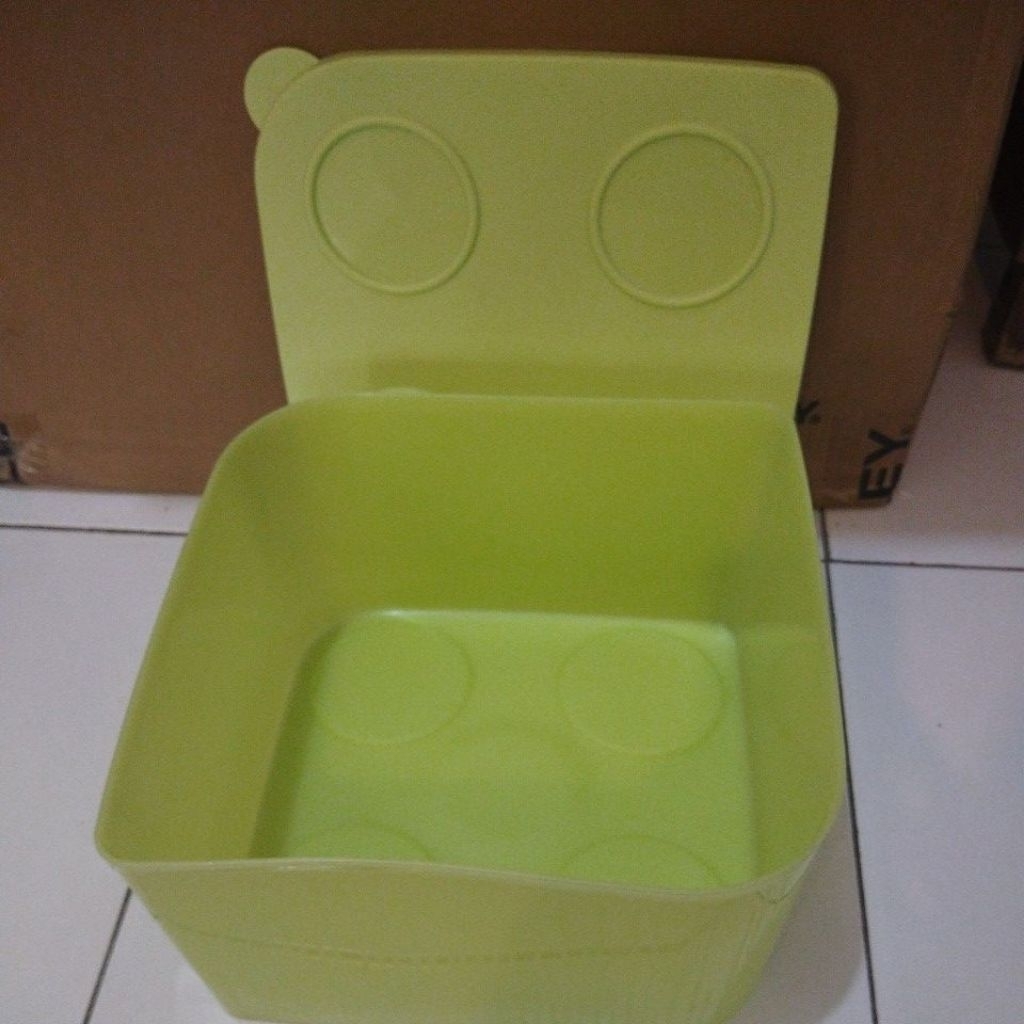 kotak frezer 5,2L tupperware baru ada mines