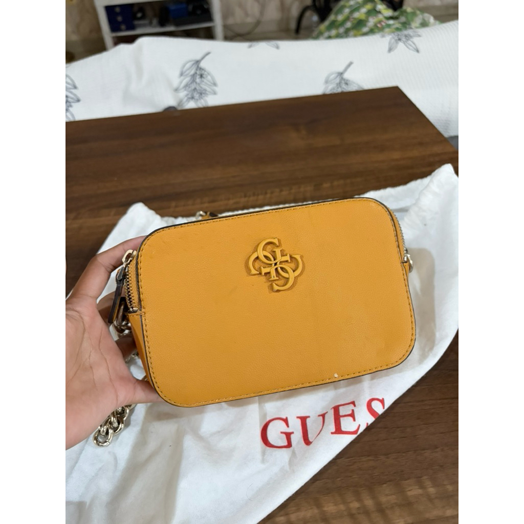 Preloved Tas Guess Clutch Crossbody Small