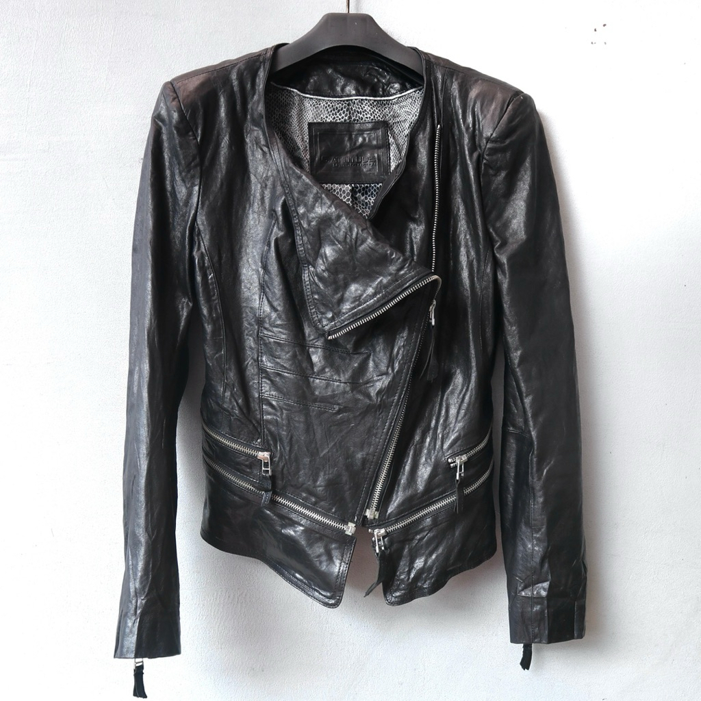 Jaket kulit ukuran M asli domba crop casual cropped l biker japan style cewek jaket motor wanita har