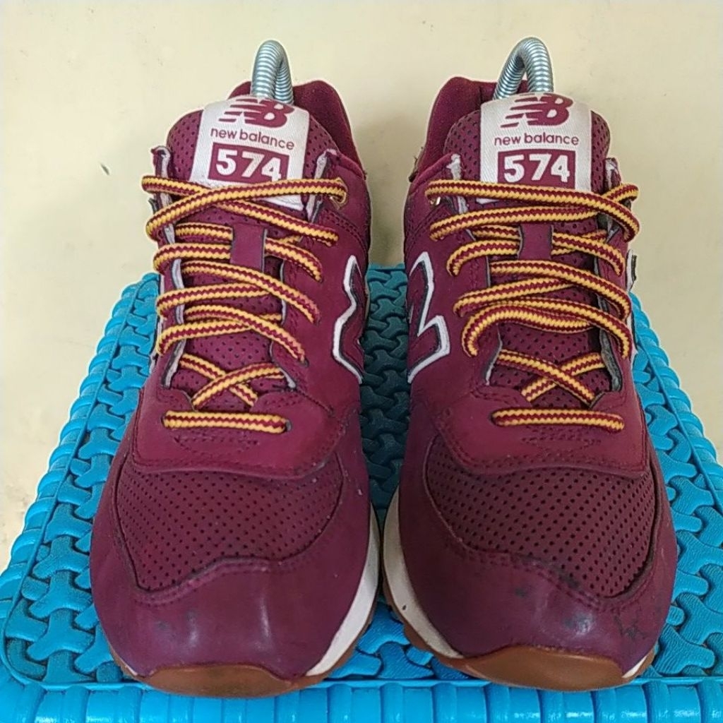 Sepatu Second New Balance 574 Size 39,5 Insole 24,5 cm