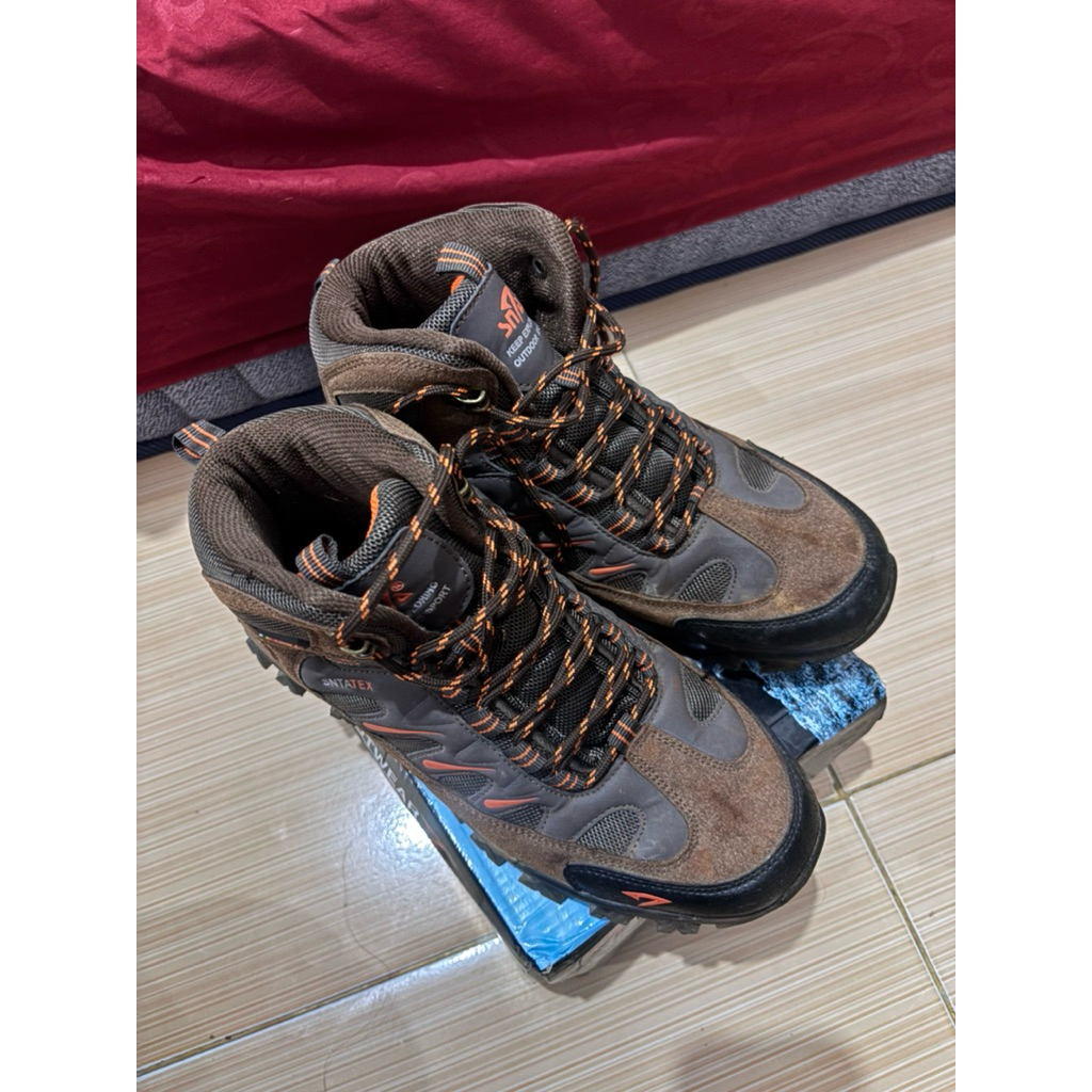 sepatu gunung SNTA 613 Waterproof UK 40