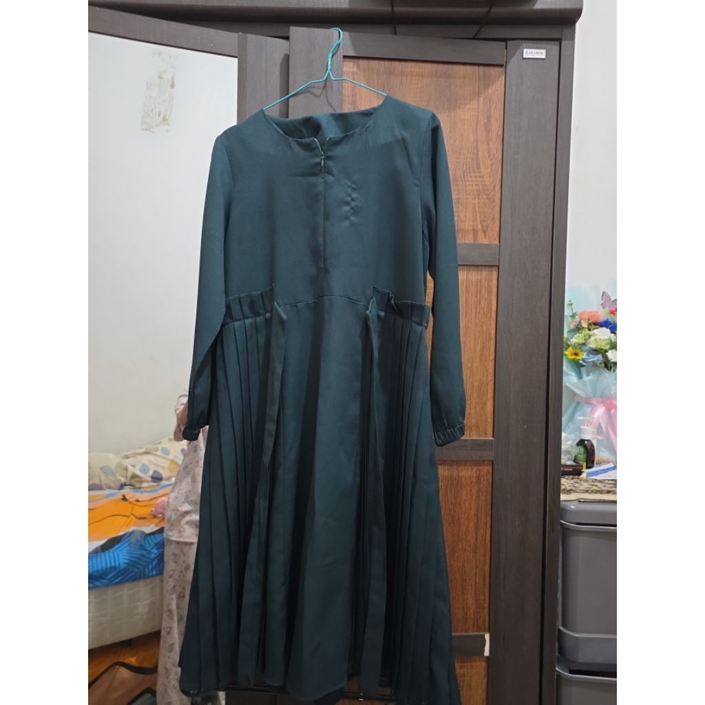 tunik warna hijau botol