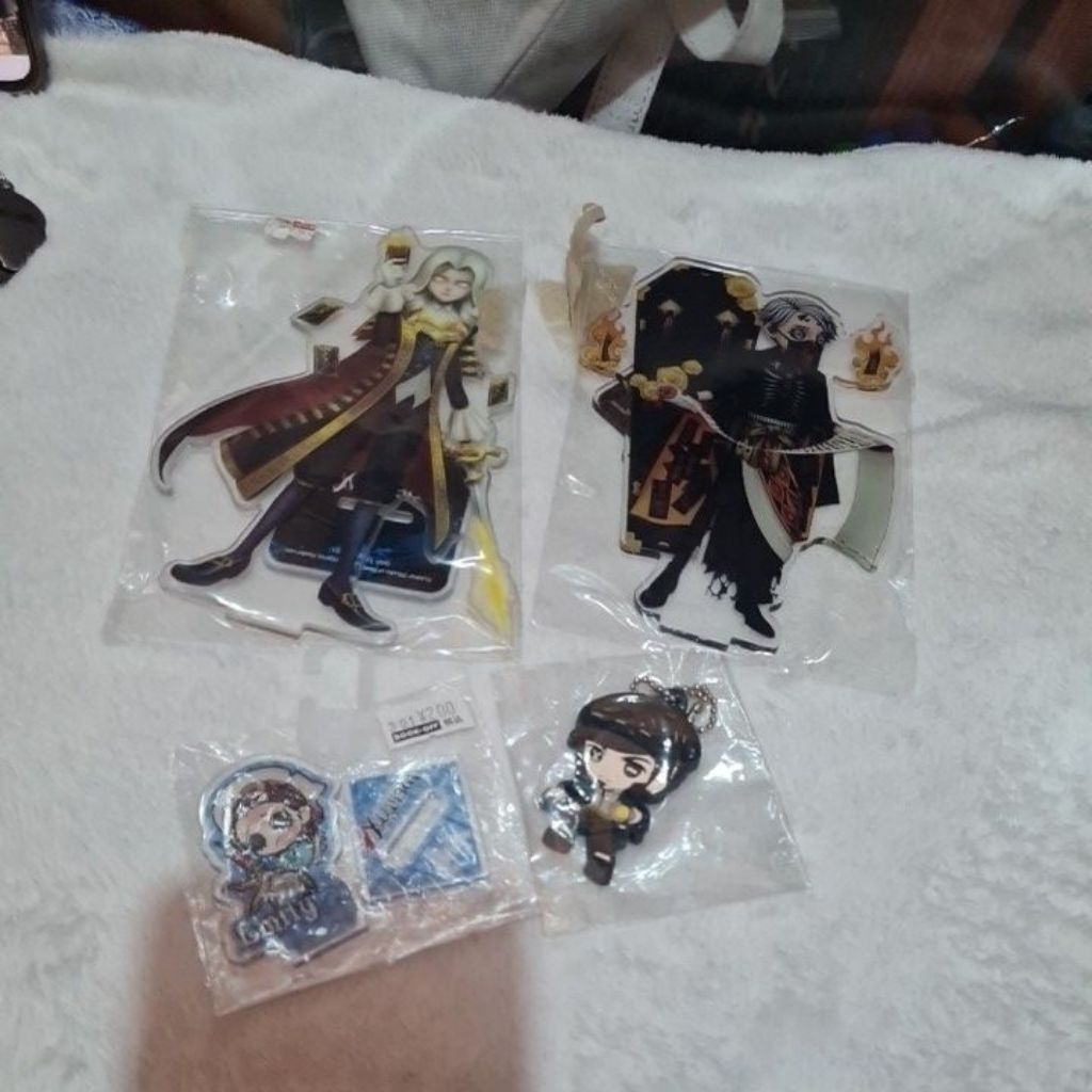 identity V idv rubber akrilik keychain figure official