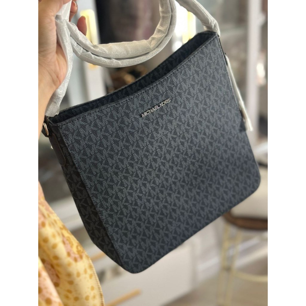 tas selempang cewek michael kors loka008 Michael Kors  Travel Large Logo Messenger Bag ready