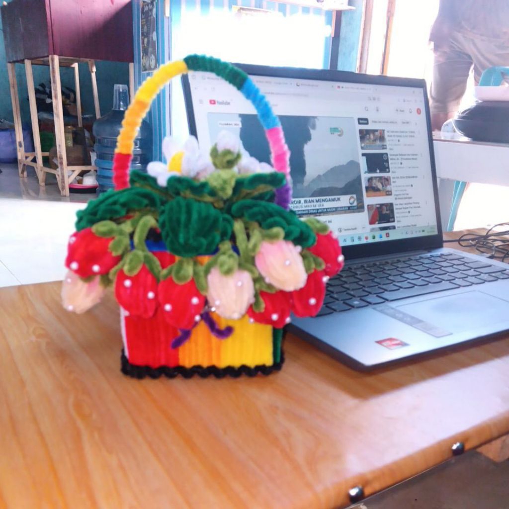 Pot Craft Buah Strawberry