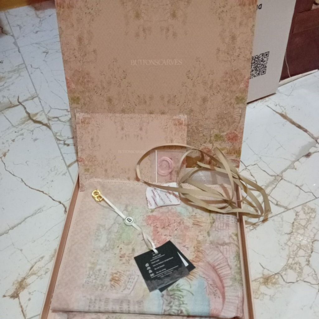 Buttonscraves new york 4 compasion (new)