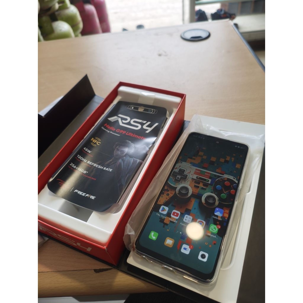 Itel RS4 8/256 second