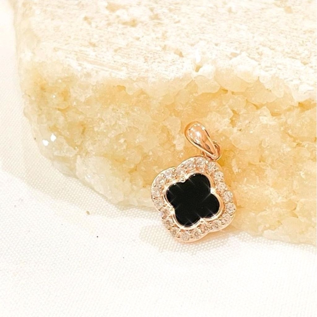 Liontin Clover Batu Hitam + Permata Rose Gold - Perak 925 Lapis Emas 18K