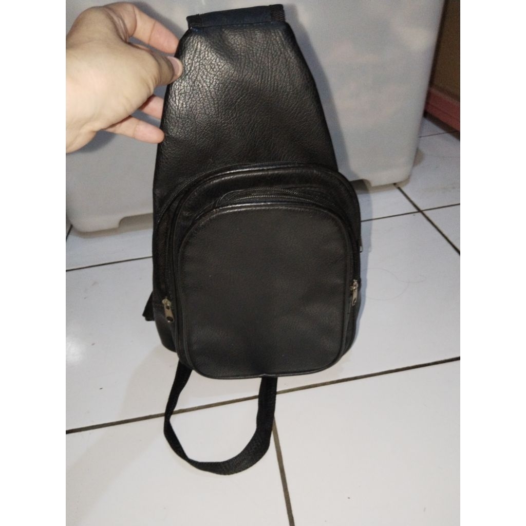 Tas pria crossbody kulit sinte tipis no brand