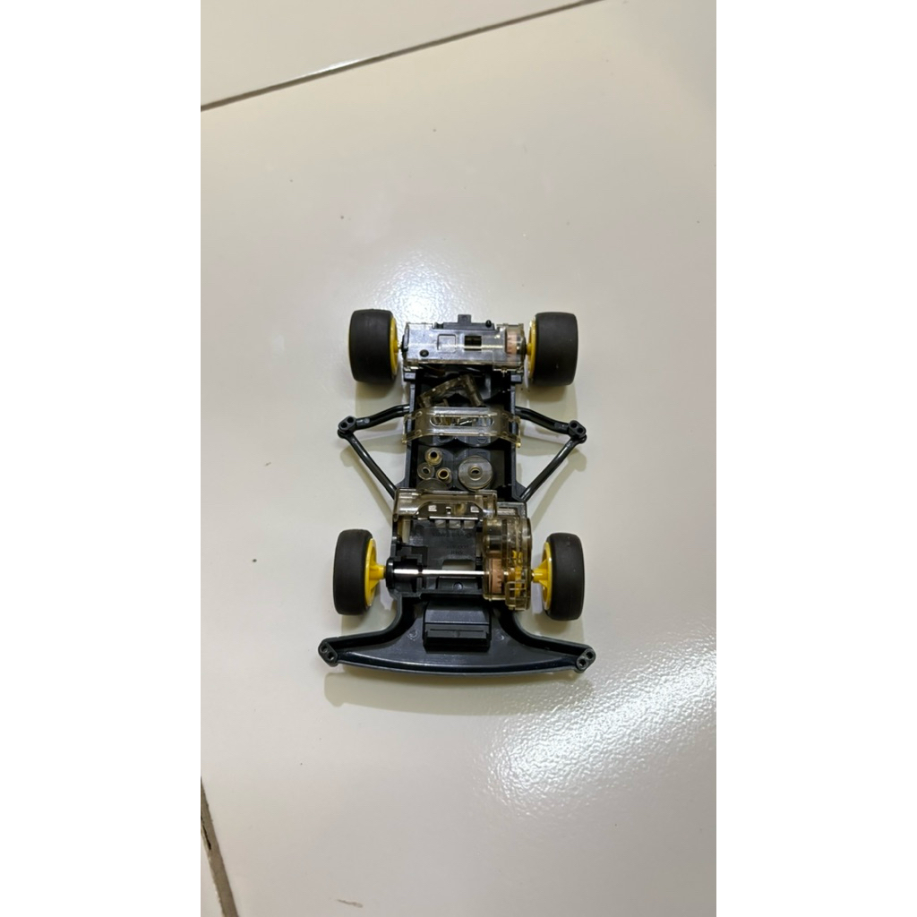 Losekit Chassis SFM black, Gearbox Smoke Transparant, Ban dan velg small yellow