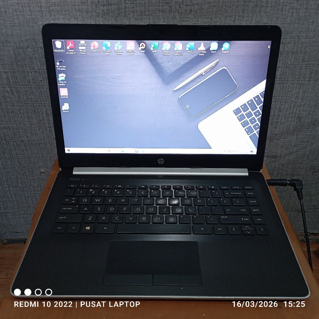 Laptop HP 14-cm0091AU windows 10 prosesor AMD A4-9125 Radeon Ram4gb DDR4 SSd128 Lcd14in Mesin normal