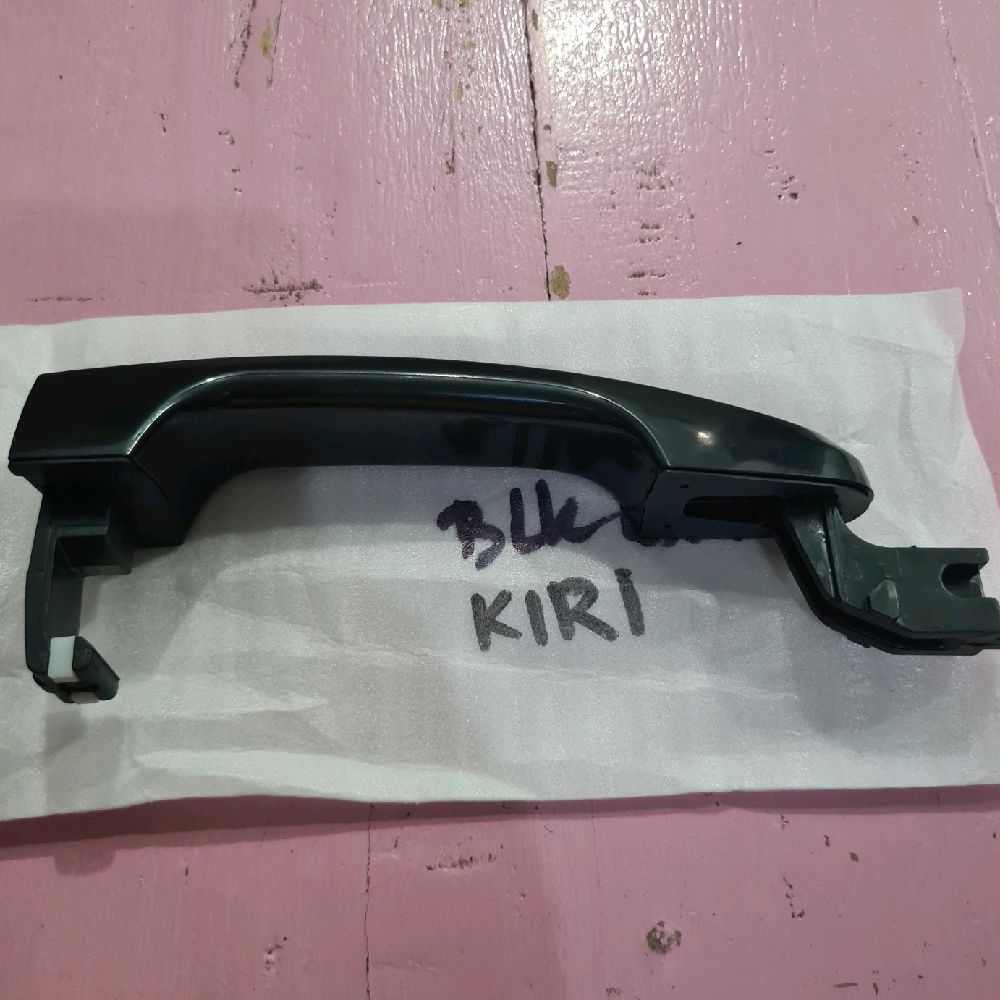 HANDLE PINTU LUAR BELAKANG SEBELAH KIRI KIA SPORTAGE 2 TAHUN 2005-2007