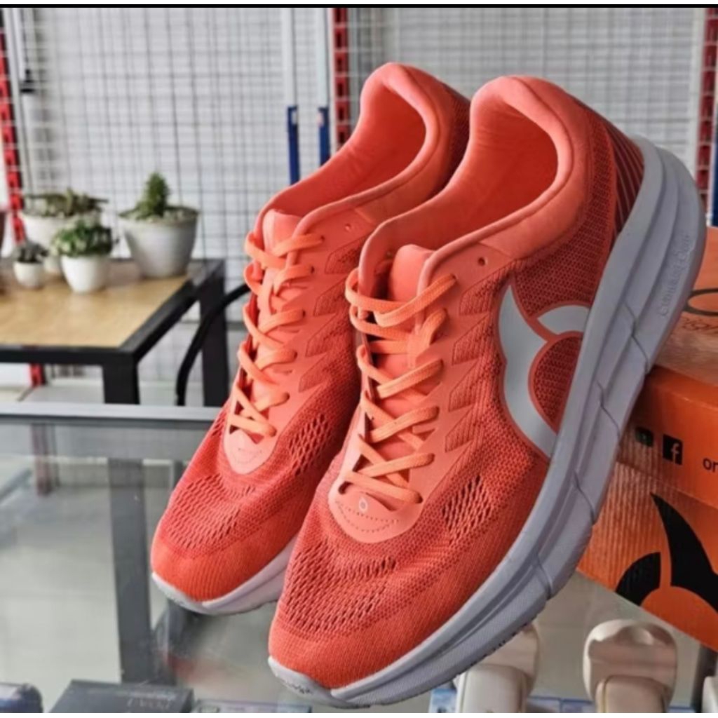 Preloved Sepatu Running Lari Ortuseight Hyperfuse 1.4 second bekas