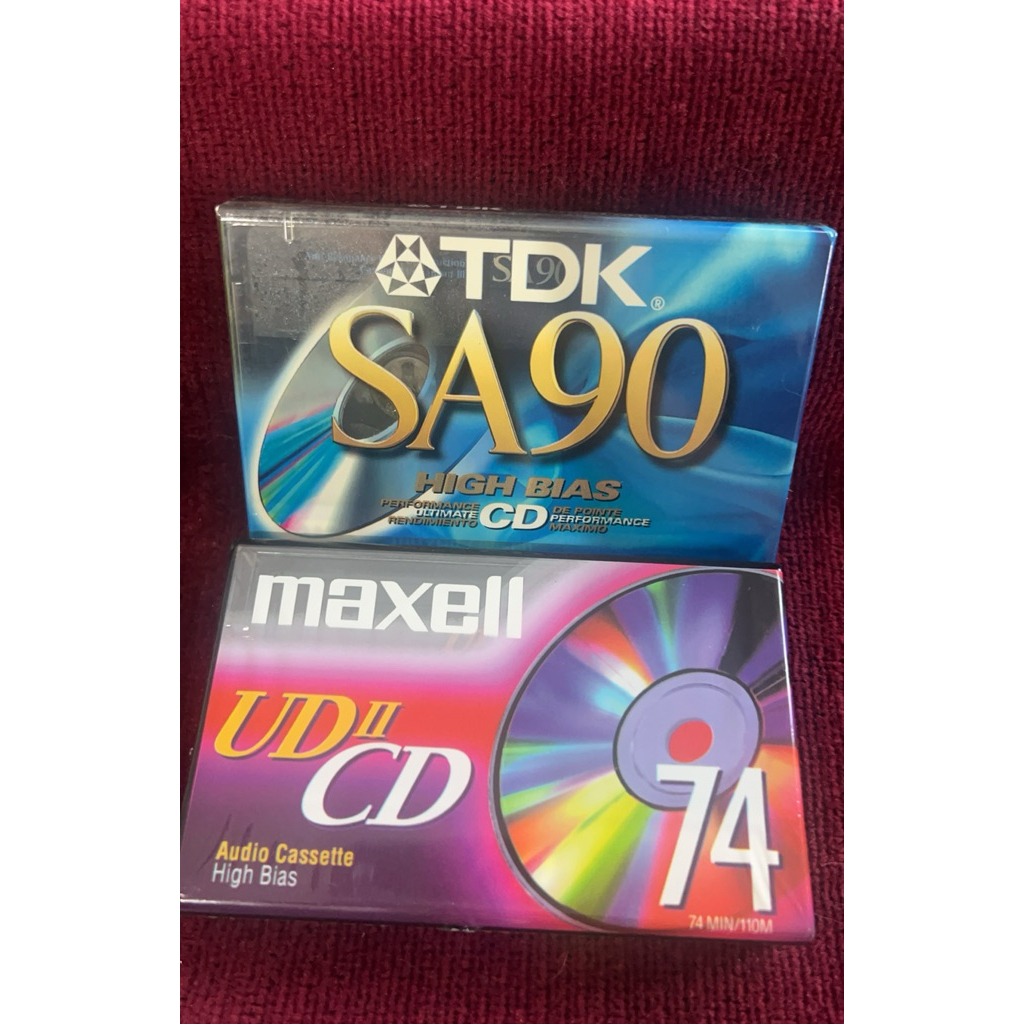 Kaset kosong merk TDK Dan Maxell langsung dapat 2. Masih segel.