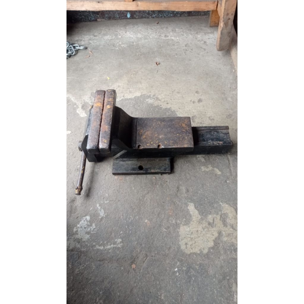 Catok Baja Asli/Ragum JADUL 8 inch Second