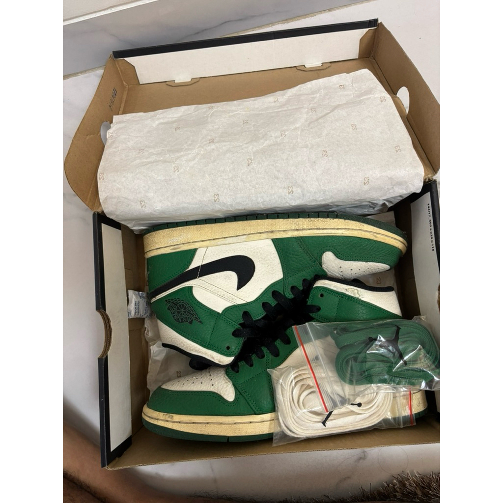 nike air jordan 1 mid pine green