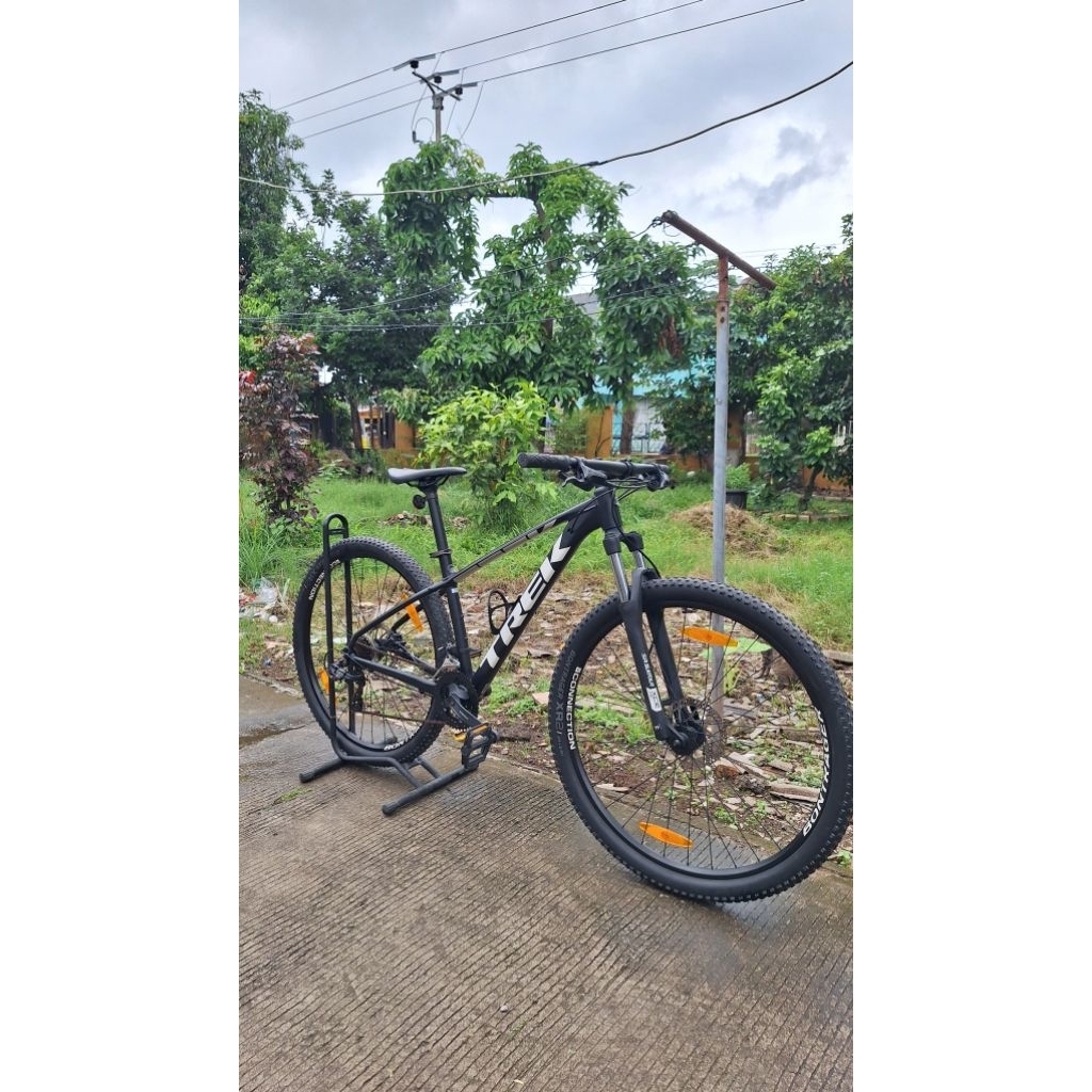 sepeda TREK MARLIN 5