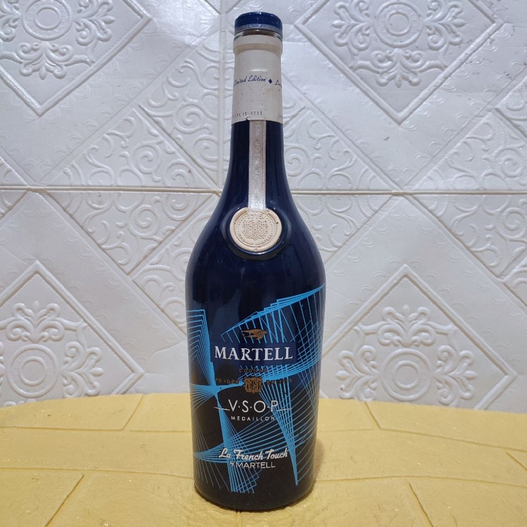 Koleksi botol bekas MAR TEL vsop meidailon