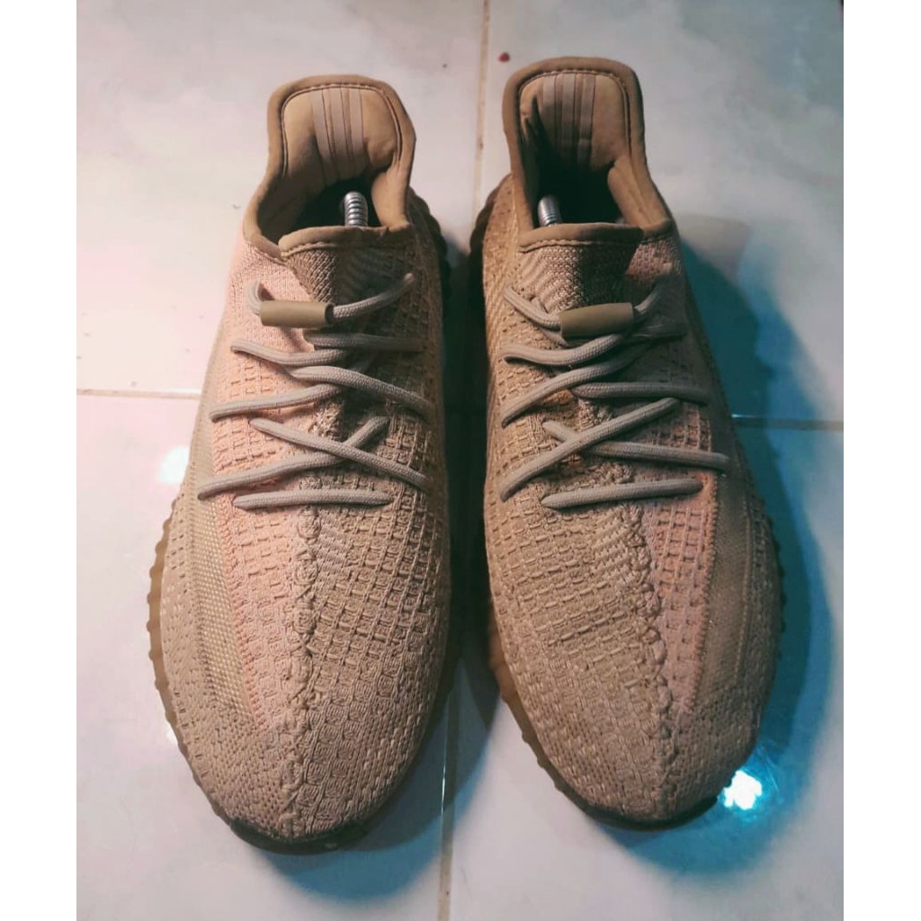Yeezy 350 V2 Sand Taupe Size 44