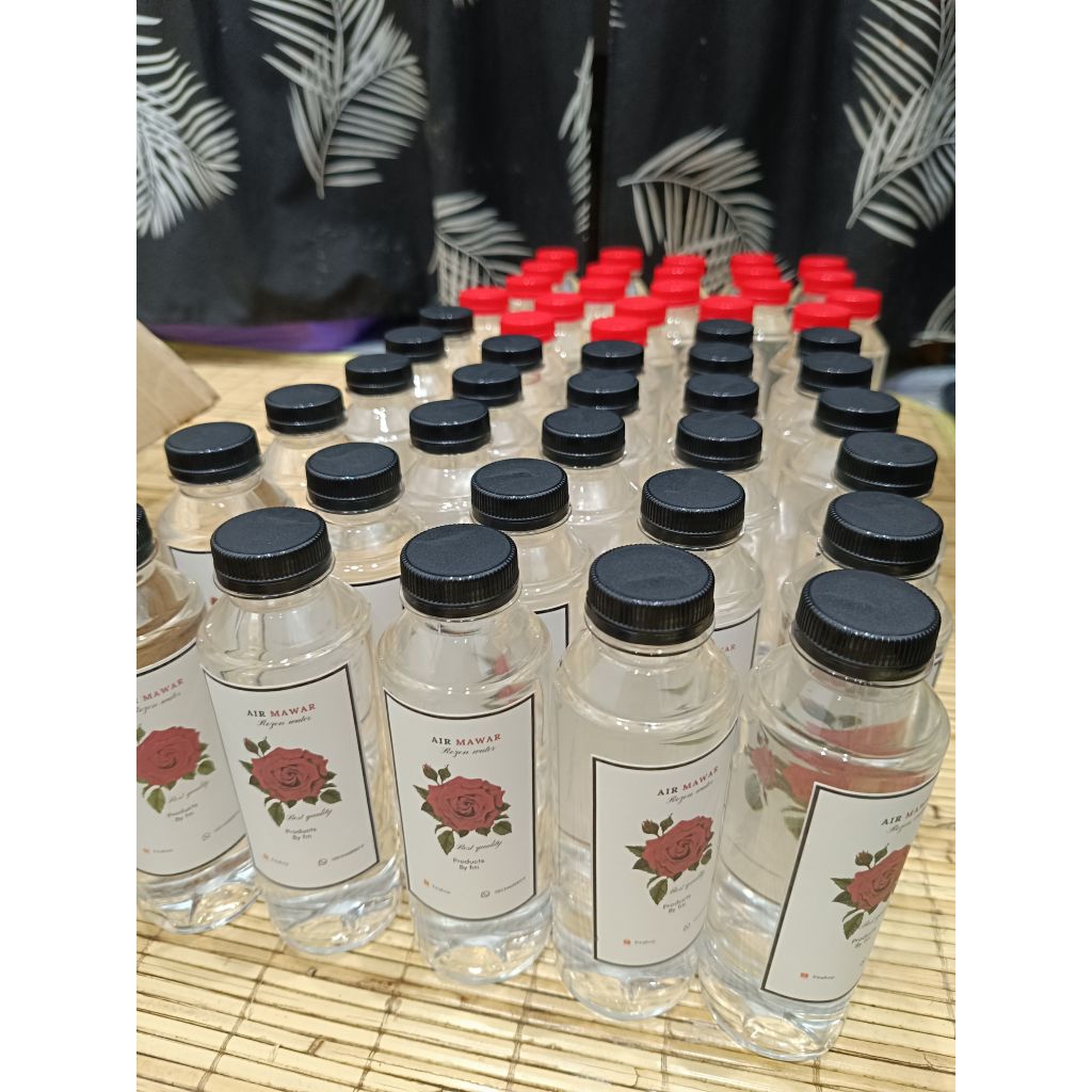 Air Mawar untuk makam